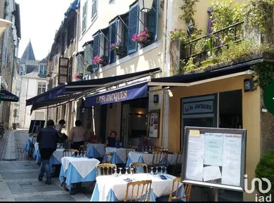 Commercial walls in PAU (64000)