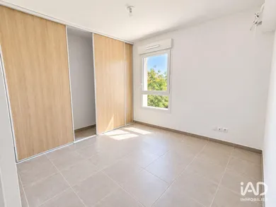 Appartement à MONTEUX (84170)