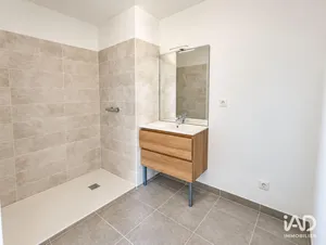 Appartement à MONTEUX (84170)