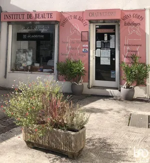 Boutique/Local commercial à MANDRES-LES-ROSES (94520)