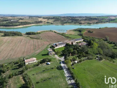 Commercial walls at CASTELNAUDARY (11400)