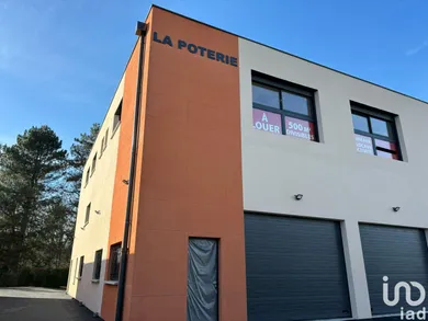 Office at LA TOUR-DE-SALVAGNY (69890)