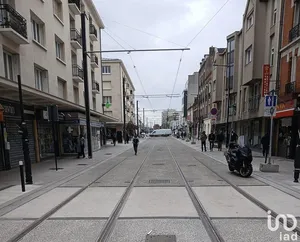 Commercial walls at NOISY-LE-SEC (93130)