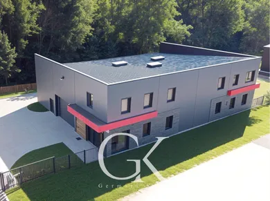 Commercial walls at SAINT-CLAIR-DE-LA-TOUR (38110)