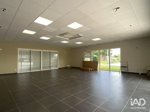 Commercial walls at LÉGUEVIN (31490)