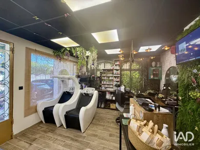 Commercial in SANARY-SUR-MER (83110)