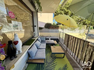 Commercial in SANARY-SUR-MER (83110)