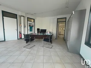 Office in PERTUIS (84120)