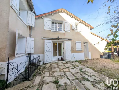 House in LUSSAC-LES-CHÂTEAUX (86320)