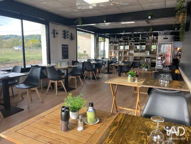 Boutique/Local commercial à MONTAUROUX (83440)