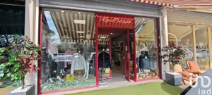 Commercial at SAINT-RAPHAËL (83700)