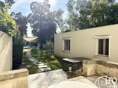 Apartment in BORDEAUX (33000)