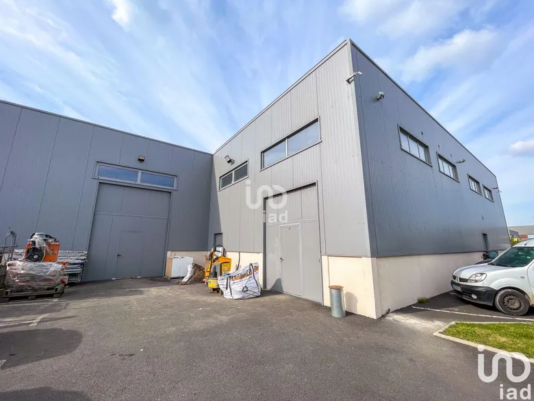 Local commercial 361 m² · à Belloy-en-France · 361 m² · 3 275 €/mois