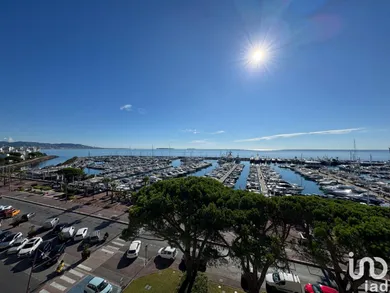 Appartement à MANDELIEU-LA-NAPOULE (06210)