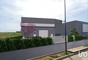 Commercial walls at VILLEJUST (91140)