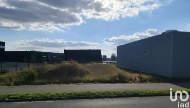 Commercial walls in VILLEJUST (91140)