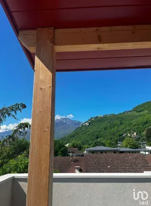 Appartement à LA TRONCHE (38700)