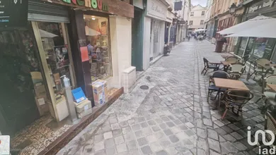 Commercial walls at VERSAILLES (78000)