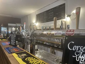Bar-brasserie à LE THOR (84250)