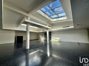 Commercial walls at SAINT-TROPEZ (83990)