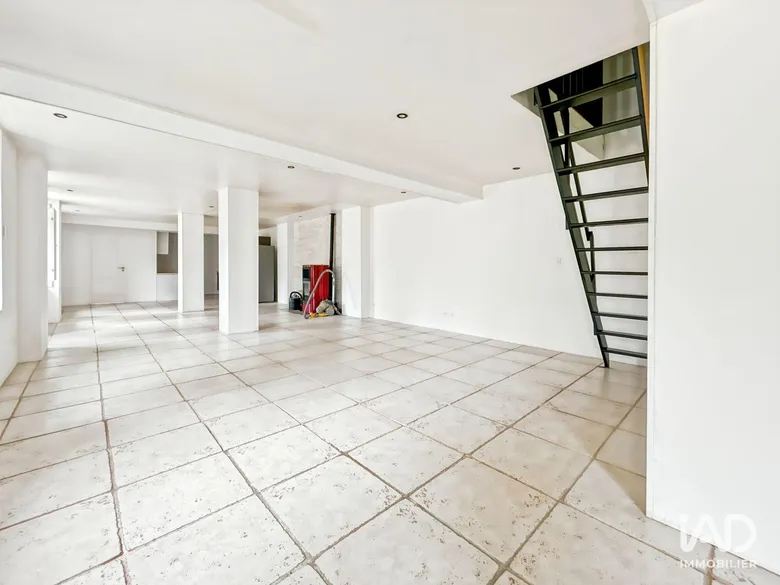Maison 6 pièces 200 m² · à Perceneige · 200 m² · 189 000 €