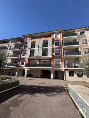 Apartment in SAINT-ANDRÉ-DE-LA-ROCHE (06730)