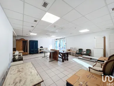 Commercial in LÉSIGNY (77150)