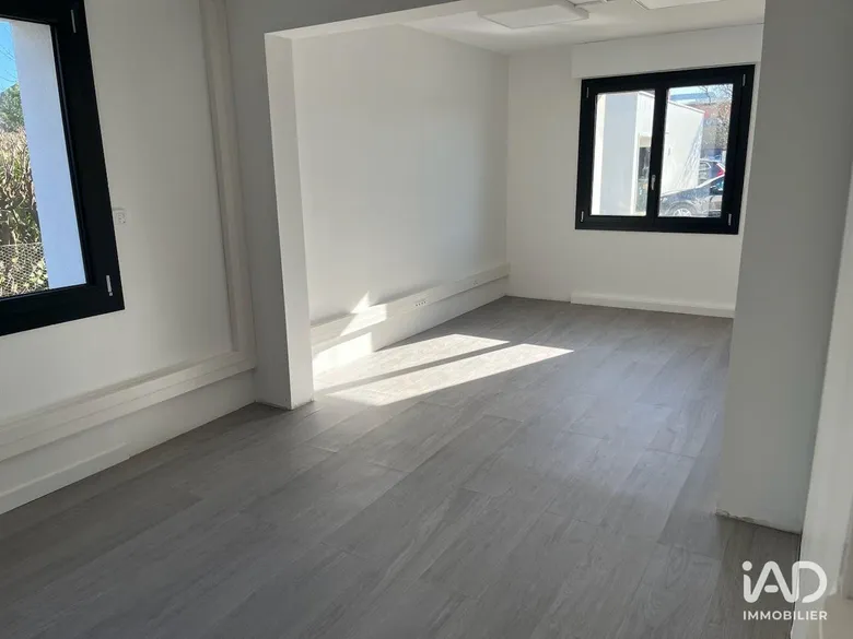 Local commercial 21 m² · à Mérignac · 21 m² · 550 €/mois