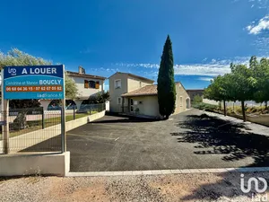 Boutique/Local commercial à LE CANNET-DES-MAURES (83340)