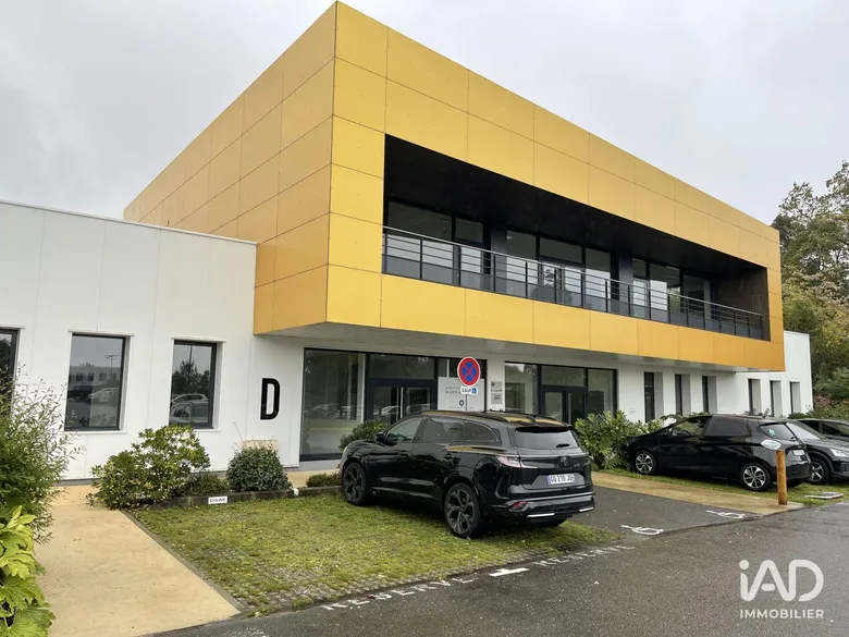 Local commercial 192 m² · à Eysines · 192 m² · 3 000 €/mois