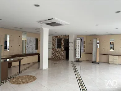 Commercial at RAMBOUILLET (78120)