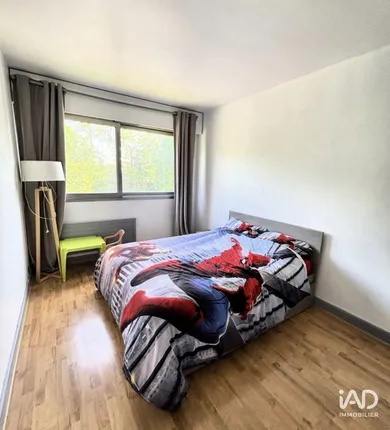 Appartement à VAUX-LE-PÉNIL (77000)
