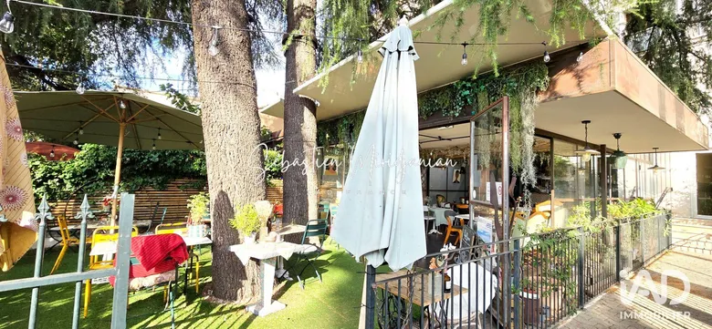 Local commercial 150 m² · à Hyères · 150 m² · 325 000 €