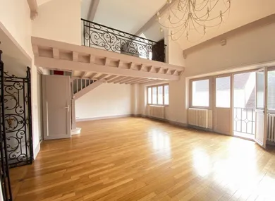 Appartement à FONTAINEBLEAU (77300)