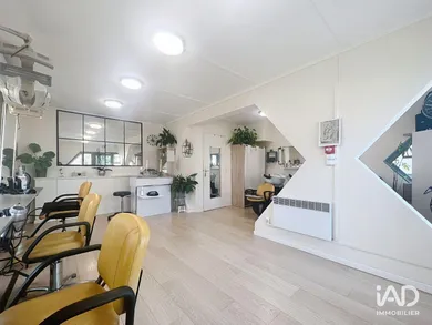 Local d’activité à LE MÉE-SUR-SEINE (77350)