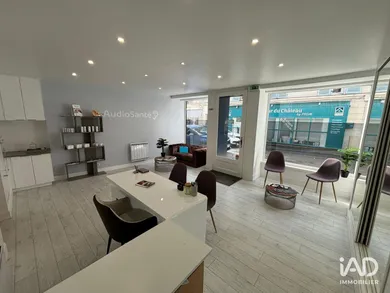 Commercial at RAMBOUILLET (78120)