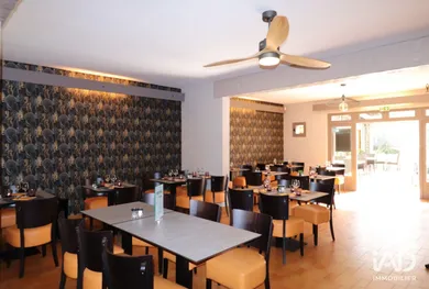 Restaurant in LES SALLES-SUR-VERDON (83630)