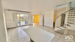 Apartment at LE MÉE-SUR-SEINE (77350)