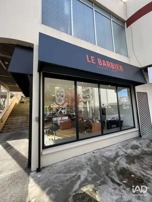 Commercial walls at LES ULIS (91940)