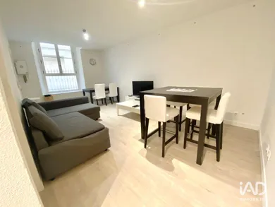 Apartment in BORDEAUX (33000)