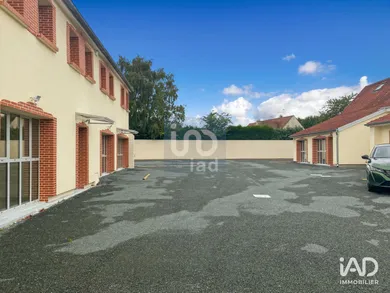 Commercial in CHEVRIÈRES (60710)