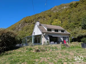 Commercial walls at CETTE-EYGUN (64490)