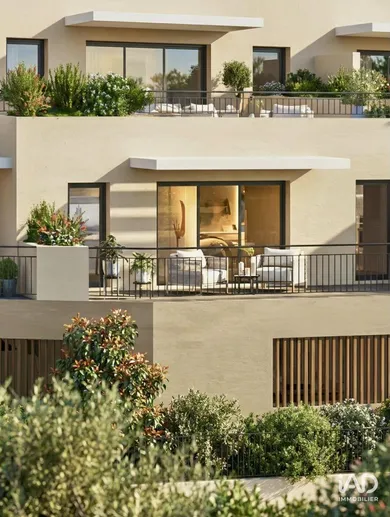 Appartement à TOULON (83100)