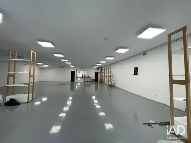 Commercial walls in ÉCHIROLLES (38130)