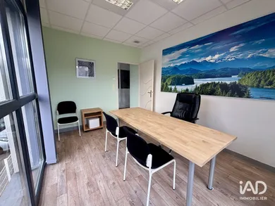 Office in CHAMPAGNE-AU-MONT-D'OR (69410)
