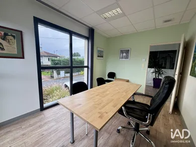 Office in CHAMPAGNE-AU-MONT-D'OR (69410)