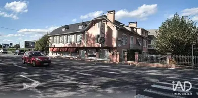 Commercial walls at OUSSE (64320)