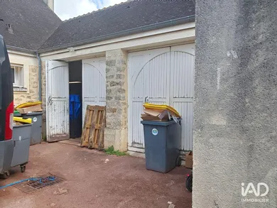 Commercial walls in VERNOU-LA-CELLE-SUR-SEINE (77670)