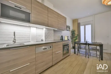 Commercial in PARIS (75011)