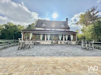 Commercial walls at VARENNES-JARCY (91480)